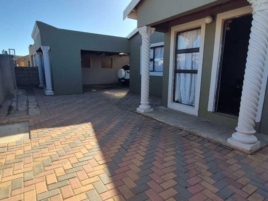 3 Bedroom Property for Sale in Zwide Eastern Cape